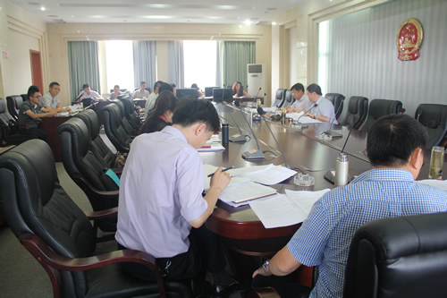 政府領(lǐng)導(dǎo)、企業(yè)代表參加了崇禮新城投資合作協(xié)議討論會(huì)(圖2)